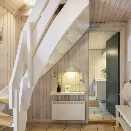 Karri - 1-1km From The Sea By Interhome *